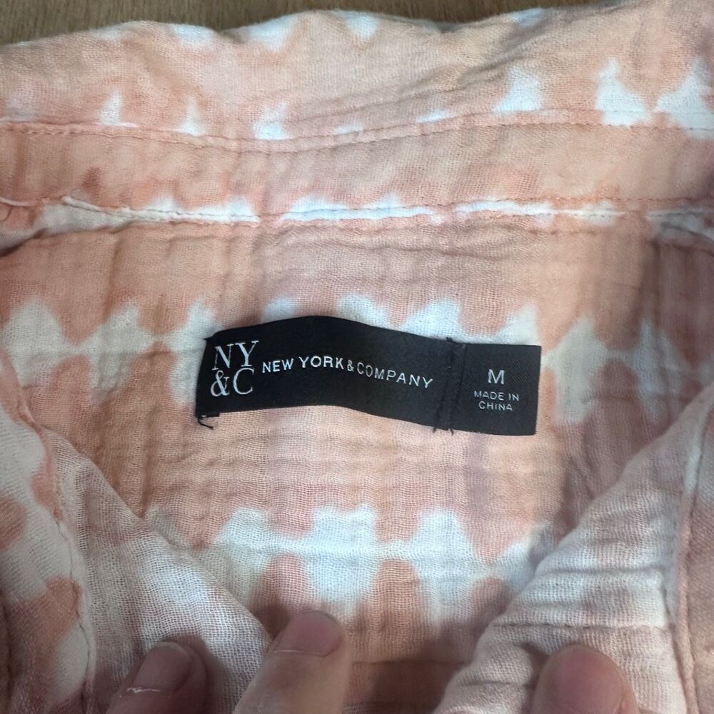 NY & Co Peach White Tie Dye Button Down‎ Shirt Womens M Cotton - Picture 3 of 5